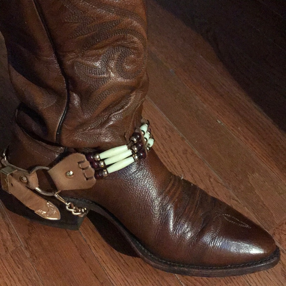 Cowboy boots!! With chain accents!!